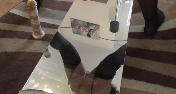 Xmandyfoxxx, Video: Fuck Mirror Squirt Dildo
