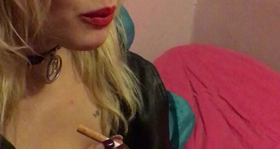 Aprilpaisleyofficial - Uploaded Leather And My Clip New Here Fans Xxx All Smoking For