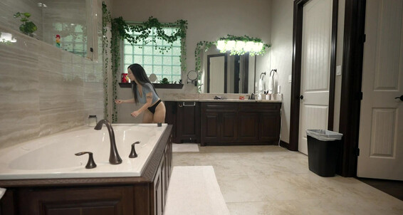 Bigtittygothegg - Comfy A Bath Up Setting You For