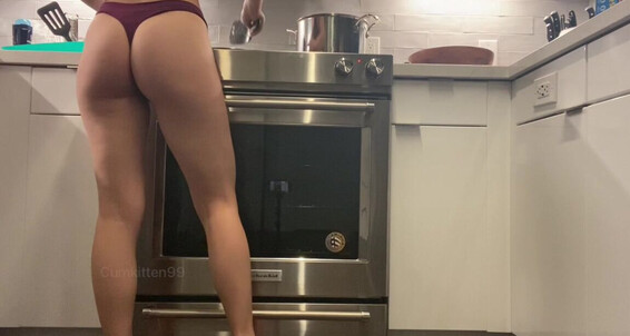 Cumkitten99 - Cum And Me Cumkitten With Dinner Cook