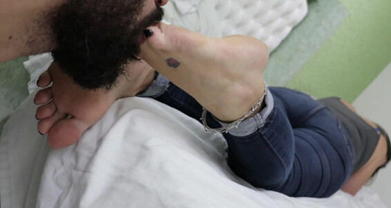 Feetfaccy, Video: Worship Feet
