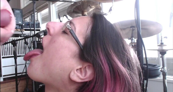 Amateur, Video: Tightcouplestudio 6 Cumpilation Manyvids