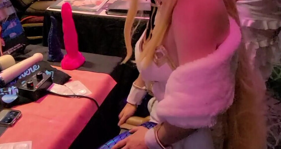Kissescosplay, Video: I Wore Expo Contest My Entered Cosplay Artoria Bunny Didnt The Place But For Thats Eechi