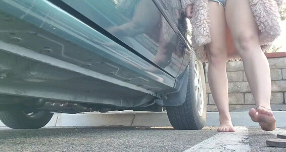 Quinnyspiggies A Folks My Hey Me Is Here Dirty Lot Getting Feet In Parking Intenti Public Video Of