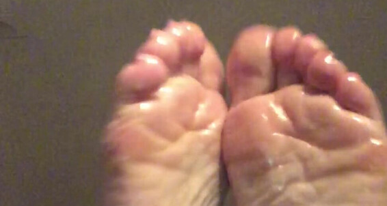 Pretty_Feet_39 - Sole Enjoy Lovers Wrinkle Out This Oily One Goes For Pretty The View Feet