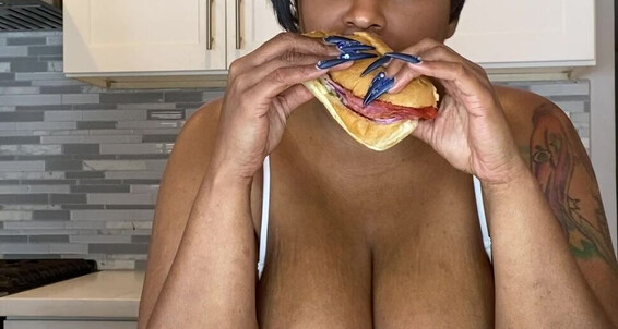 Nikiarenee - Likey If You Mukbang Tip Topless