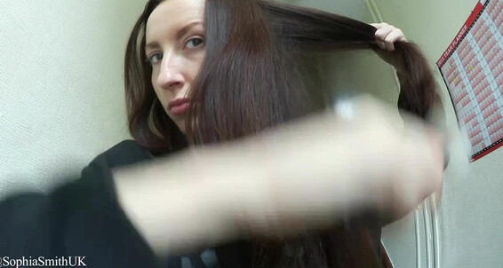 Beauty Sophia Hair Smith Brushing