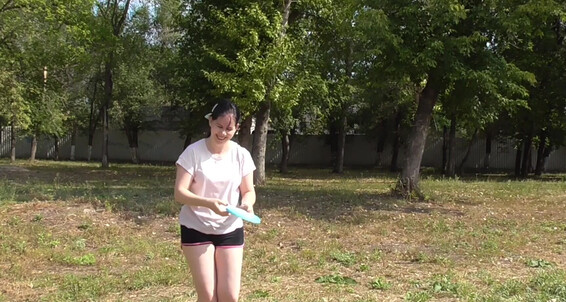 Annamanyvids - Anna Loves Play To With Frisbee