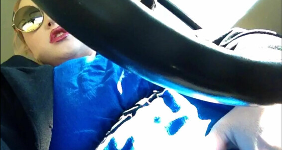 Kyra Effing Kane, Video: Kyra Effing Kane Shortselfie Roadsideplay