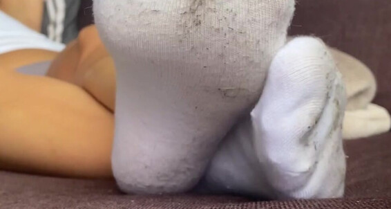 Laufrenchfeet - Ignoring Dirty Socks