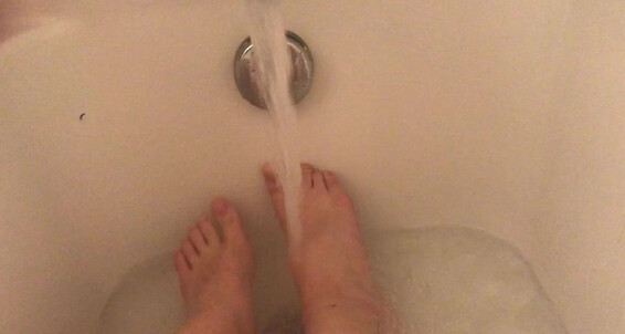 Leighanxa - And Wet Washing Feet