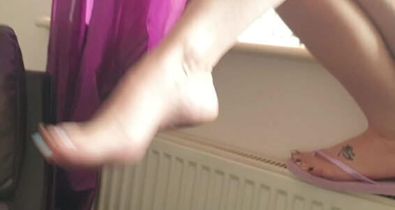 Greatbritishsoles - Dangle Watch Insane Flipflops While My I Arches