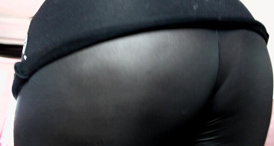 Minademonic, Video: German Mina Giantess