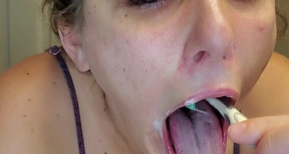 Tootsiepoptoes, Video: To Important Oral Hygiene Most Good Maintain