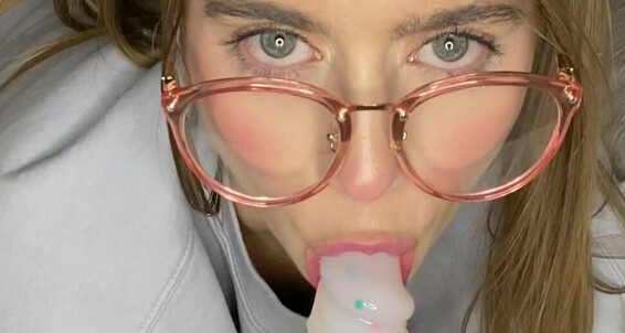 Jillkassidyy - Dildo And My Over Slobbering Cumming All