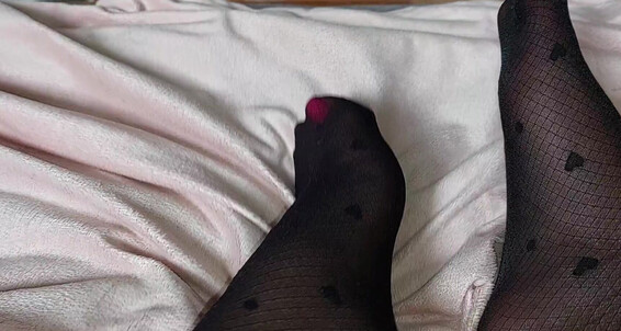 Hearts A Sandysmallfeet Moaning Sof And See Me Black Pedi Trough With Pink Tiny Hot Oil Stockings