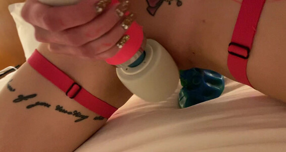 Thecalireign, Video: Fuck Me And Out Get
