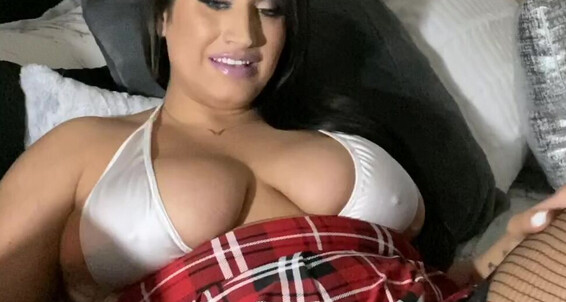 Thekarinabanks, Video: Girl School Manyvids Solo