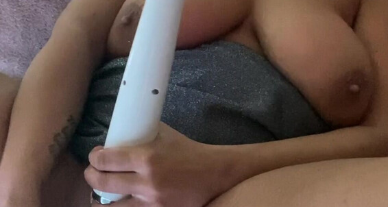 Thekarinabanks, Video: Wand And Dildo Manyvids Combo