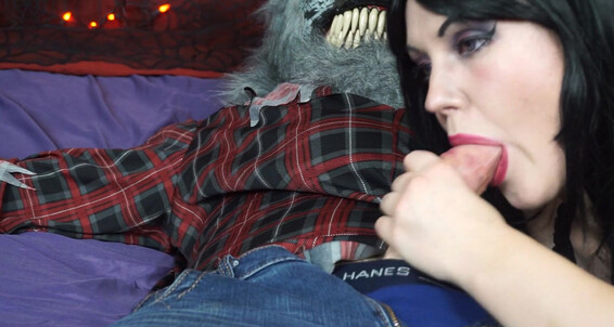 Vixenshelby - Vampire Her And Werewolf Pet