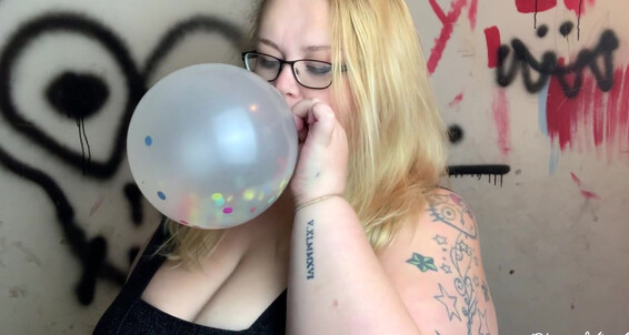 Obeymisselle - A Surprise Br Confetti Got I Pop Ve Balloon Y Special Video For