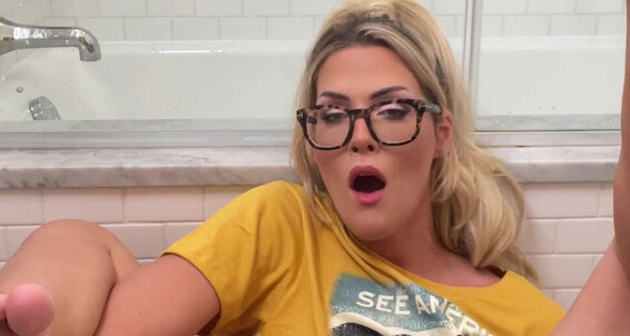 Savvysuxx, Video: To Slip Away Had