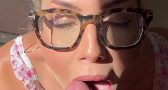 Savvysuxx, Video: A Little Sun Alexsuxx W Afternoon