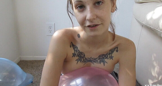 Xxsmiley, Video: Pop