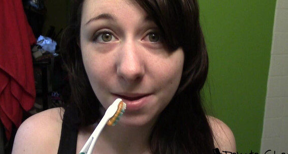 Dakotacharmsxxx, Video: Mouthgasm