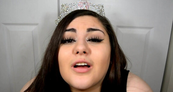 Is Mvroyalty Destinydiaz Cumming Queen The