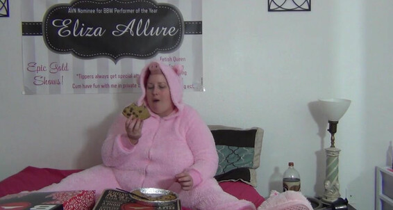 Her Treats Eats Piggy Elizaallure