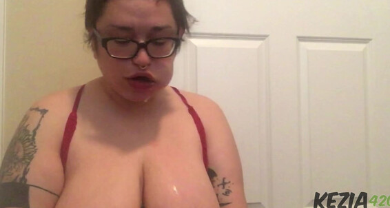 Facial Cum Kezia Bbw With Eating Burger Custom