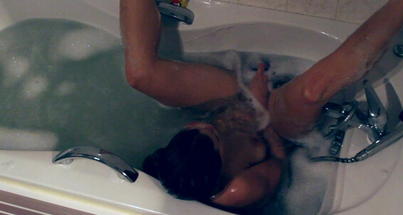 Masiedee - Bathtub Play