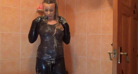 Cover Penny Lee Penny Gets Messy In Her Sexy Outfit