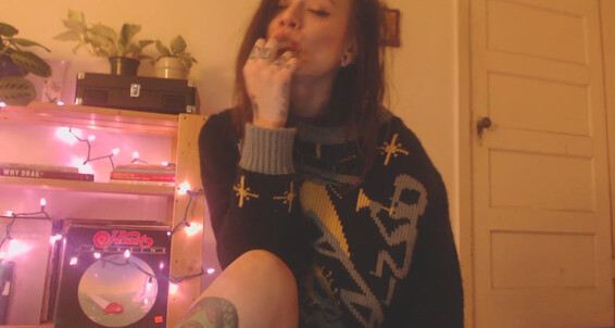 Dasherbae - Sweater And Alien Cumming An Smoking In