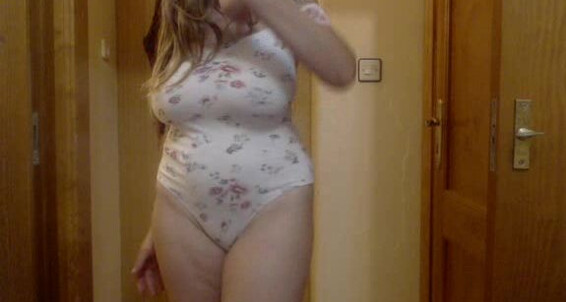 Iris_Sadeyes, Video: Iris Room Fitting Sadeyes