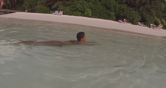 Anisyia, Video: Exposure Tropical