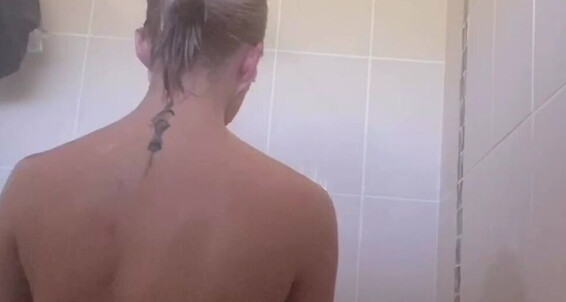 Breelouisexoxo - A Xoxo Longer S Here Normal Shower Than Video