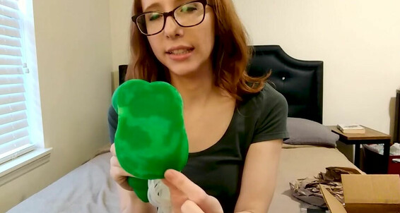 Charlottehazey - Bad My Dragon Cock Unboxing Orc