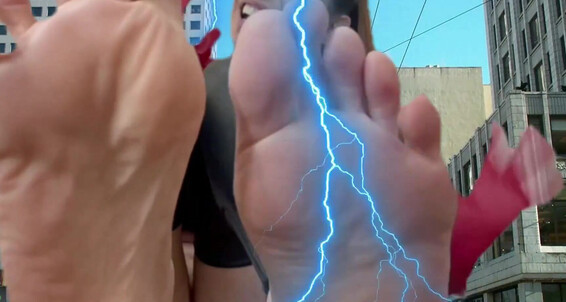 Giantessclips - More Starring H Qsladygiant Force Giantess Voltania Visit G Soles Mother In Queen For