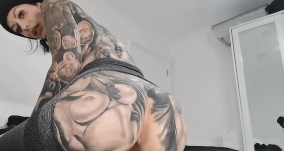 Melodyradford, Video: Twerking In Dick Gym On Rights Ripped