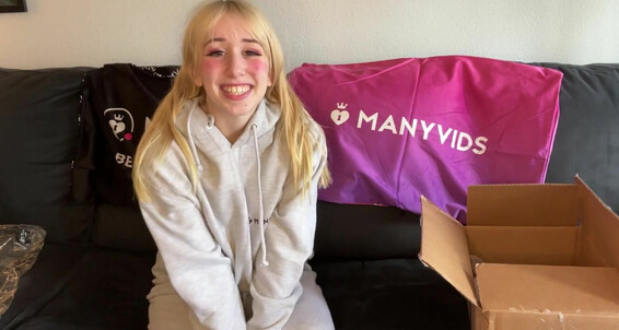 Mv Lewdestbunnie Try On Awards Many Unboxing Prizes