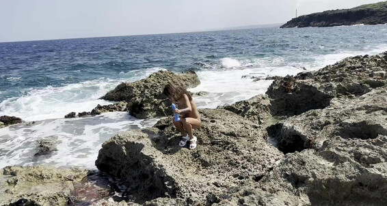 Monika Fox - Outdoor Solo Along Monika Found Octopus Big A Squirt And Fucked Walking Siterip Her Dildo Reef Holes Beach