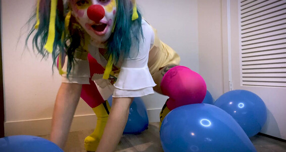 Poppin Lum Cakes Clowns Pop Balloon Balloons Clown Manyvids Booty Feet