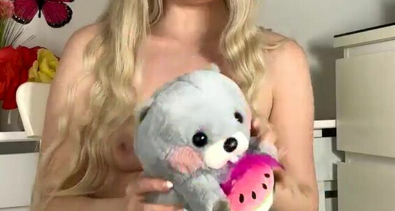 Ittybittyprettykitty, Video: Pm I At M From Started Stream Back