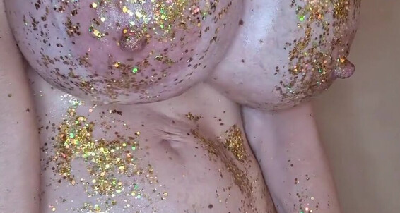Penelopeblackdiamond, Video: The Bathtub In