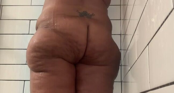 Teeteepawg - At Stream Am Shower Started