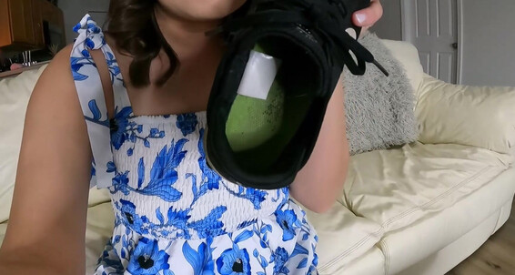 Ivorysoles - Caught Room Ivory Giantess Shoes Enteres Exploring The Smelly