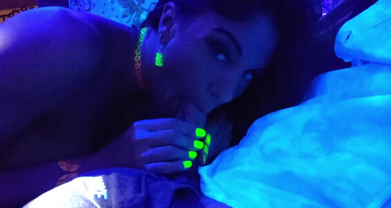 Vieramayxxx, Video: Swingers Club Blowjob Public