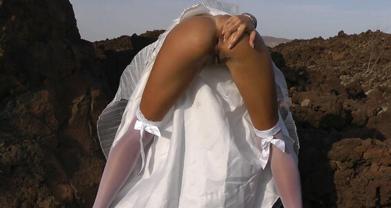 Bride At Rocks Fisting 19.01.2015 Siterip Anal